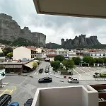 Meteora Gold And Glass كالامباكا