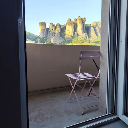 Meteora Gold And Glass בית הארחה קאלאבאקה