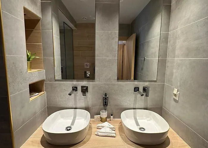 Meteora Gold And Glass 4*