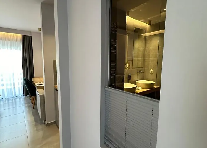 Meteora Gold And Glass Guest house