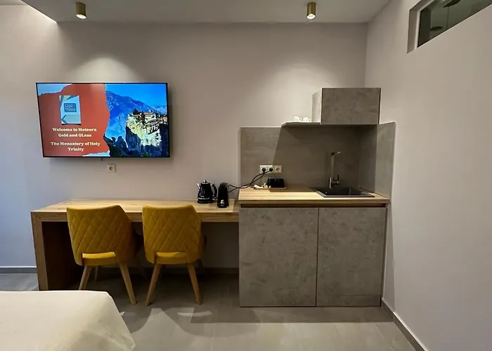 Meteora Gold And Glass Kalampáka