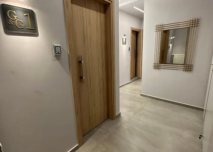 Meteora Gold And Glass Guest house