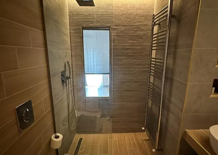 Meteora Gold And Glass Guest house