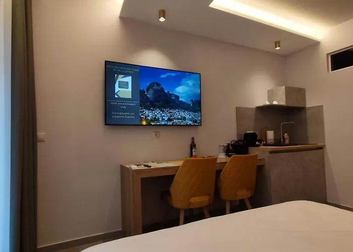 Gasthuis Meteora Gold And Glass